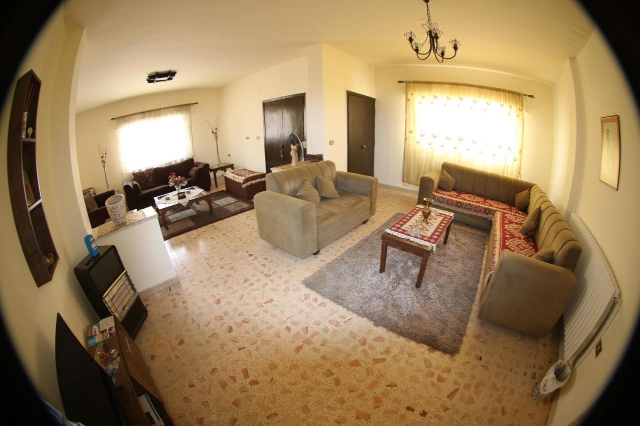Alice & Andrew Apt. Few Steps To Madaba Old City Center Exterior foto
